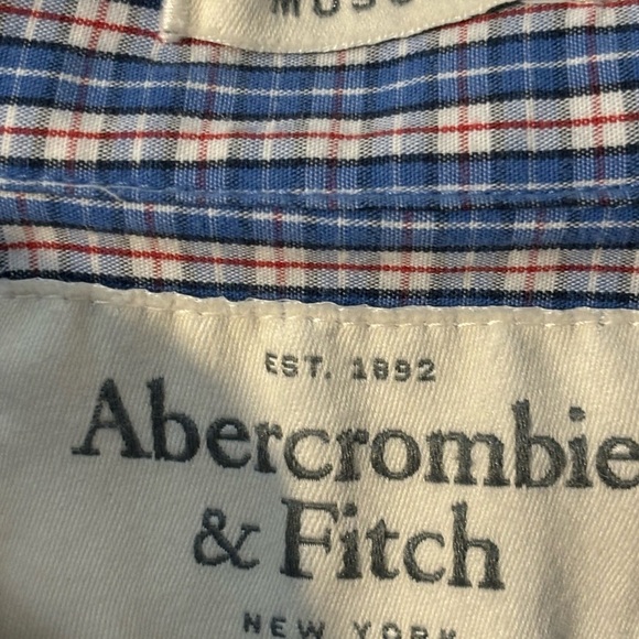 Abercrombie and Fitch men’s button down - Picture 8 of 9